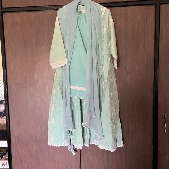 3 piece set Kurta/bottom/dupatta silk cotton ethnic wear light green Biba size:L - Picture 4 of 5